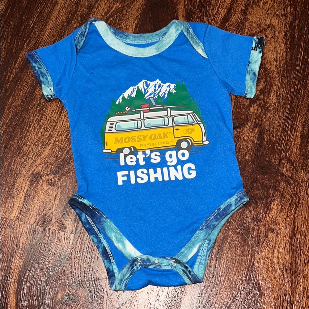 Mossy Oak Fishing ‘Let's Go Fishing’ Baby Onesie